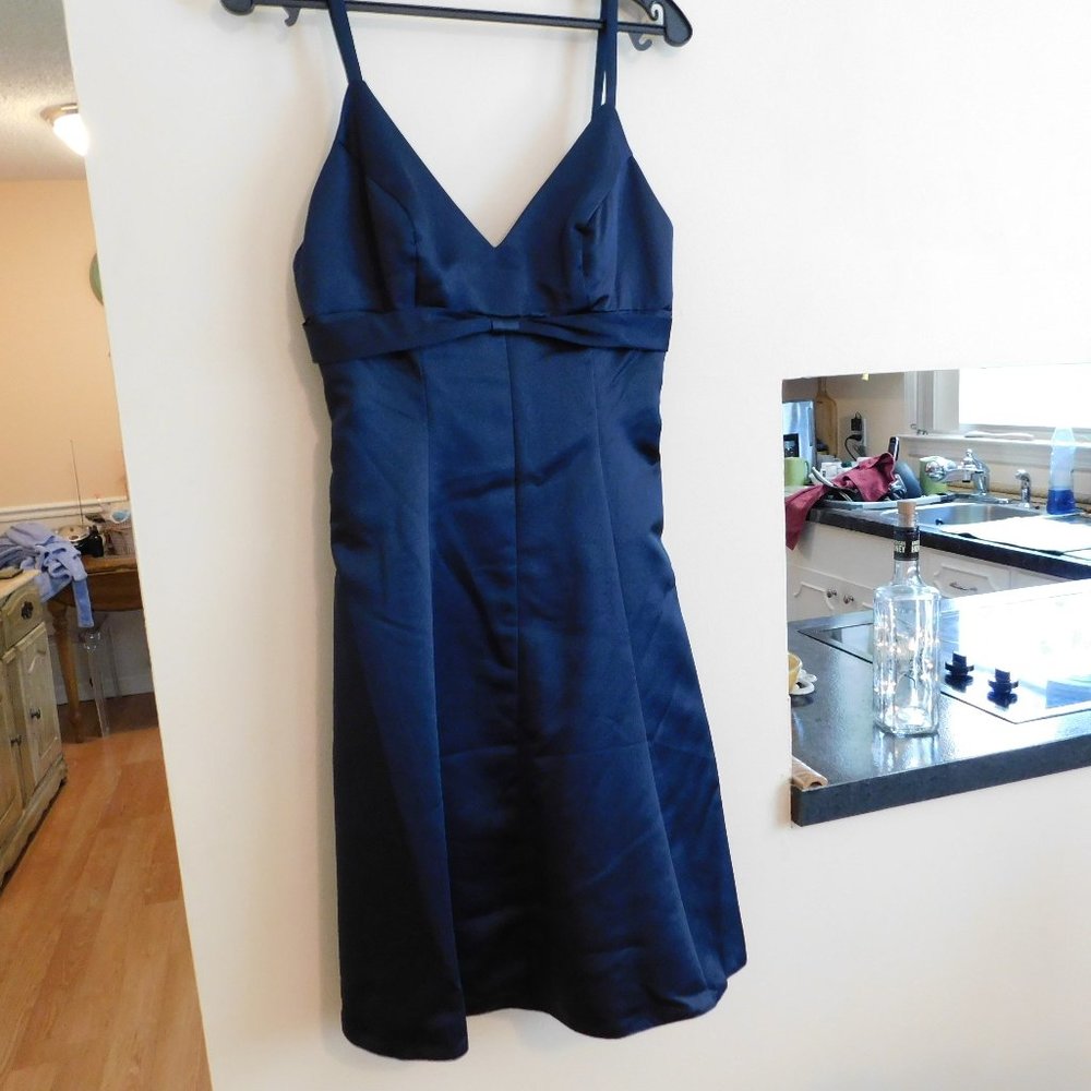 Gather & Gown - Women's Size 4 - Blue Lined Dress